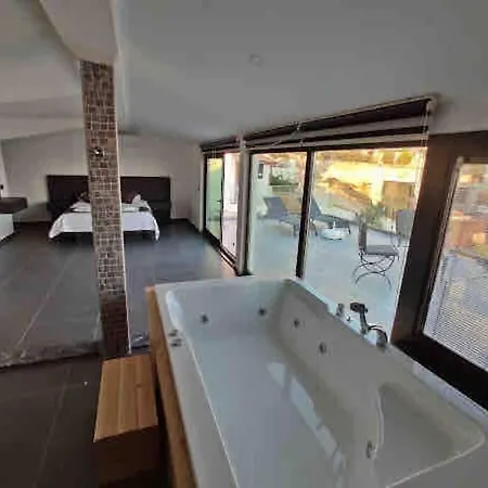 Centrally Located Luxury Villa: Alesta * Каш