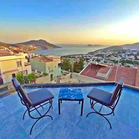 Centrally Located Luxury Villa: Alesta Каш